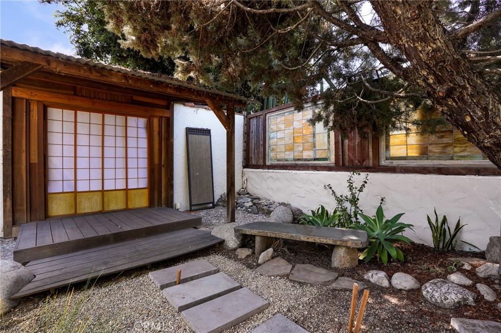 1705 S Genesee Property Photo 34
