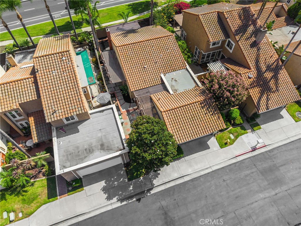 518 Massachusetts Property Photo 7
