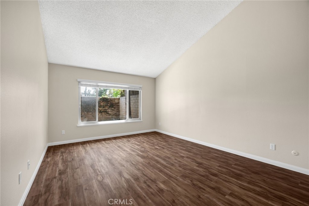 518 Massachusetts Property Photo 10