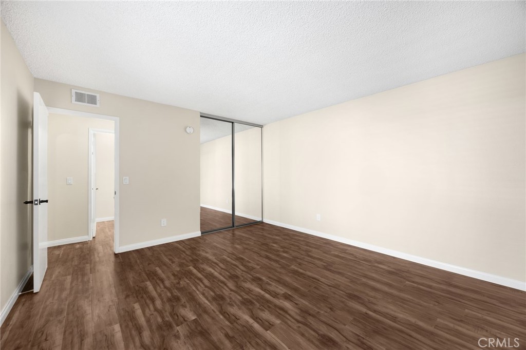 518 Massachusetts Property Photo 11