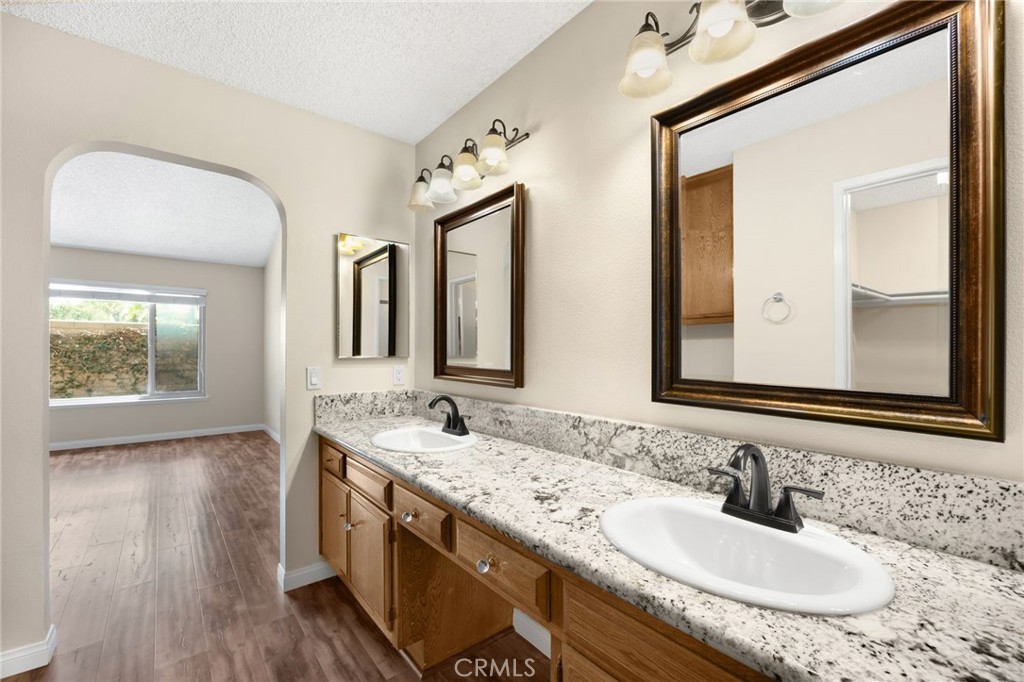 518 Massachusetts Property Photo 20