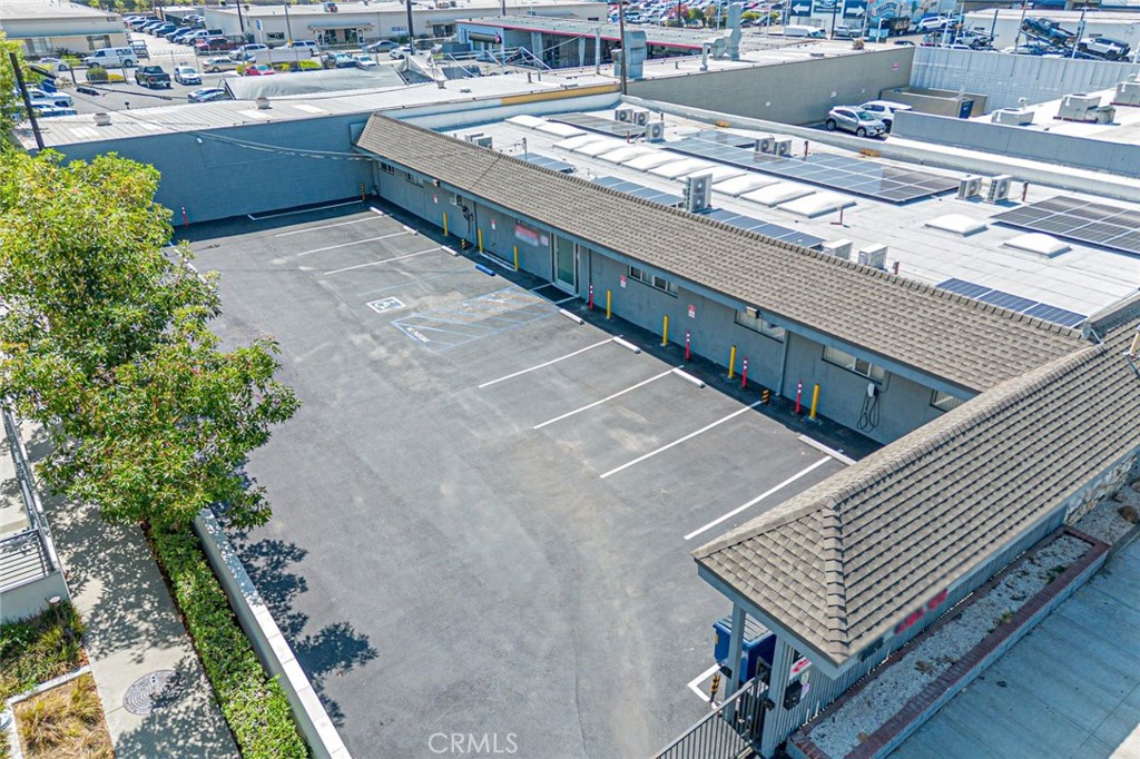 626 W Commonwealth Avenue Property Photo 4