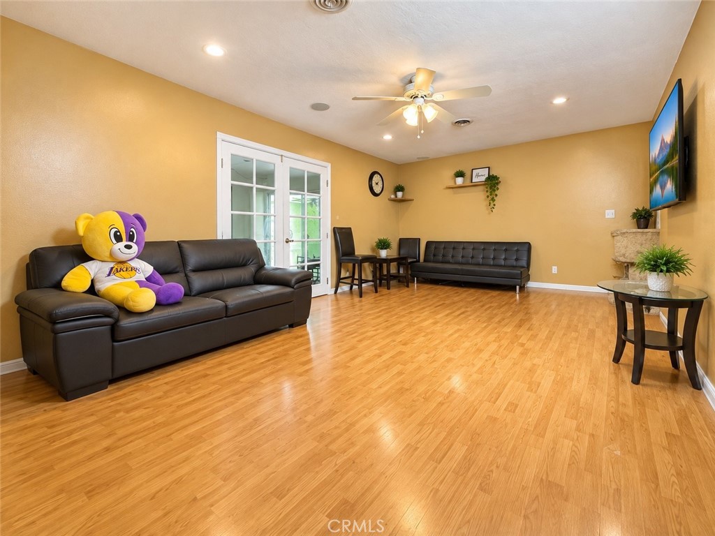11578 Flower Property Photo 1