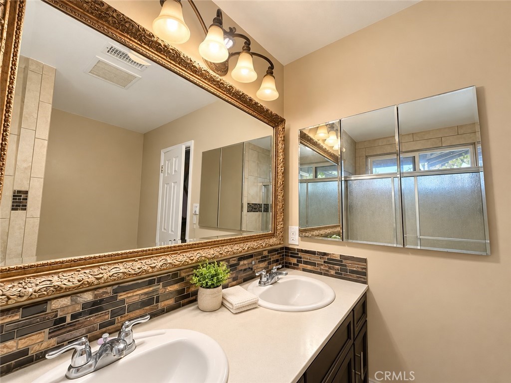 11578 Flower Property Photo 6