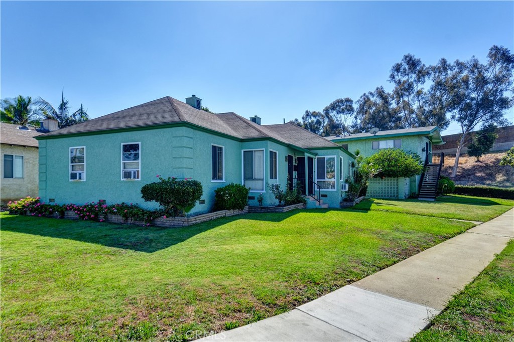 2442 Sherbrook Property Photo 1