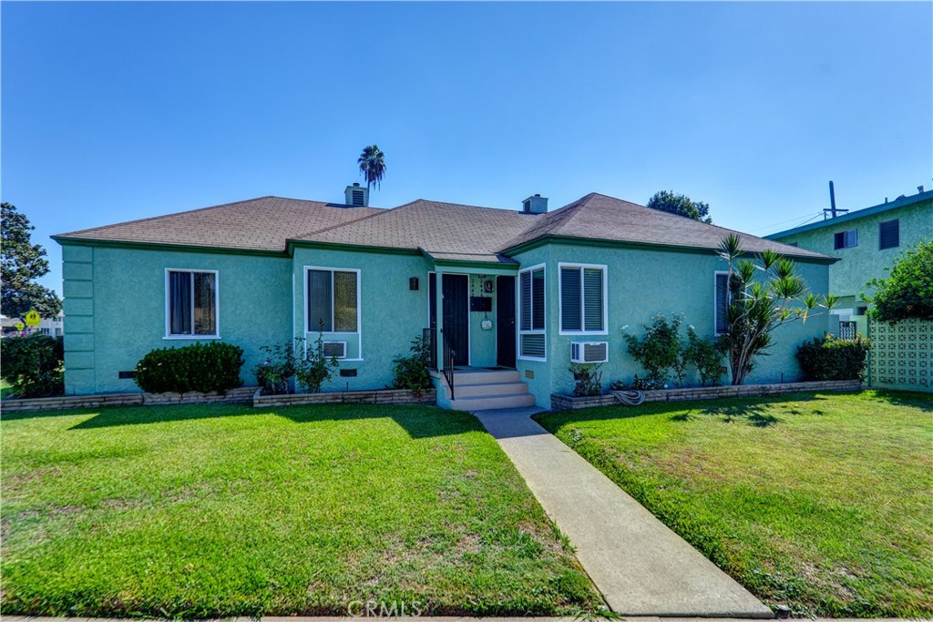 2442 Sherbrook Property Photo 2