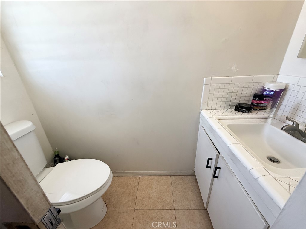 2442 Sherbrook Property Photo 8
