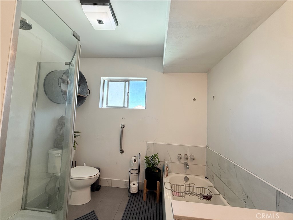 2442 Sherbrook Property Photo 9