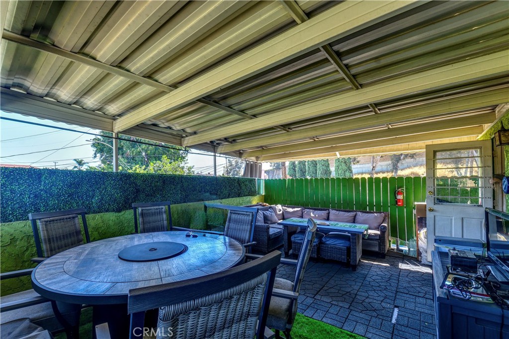 2442 Sherbrook Property Photo 12