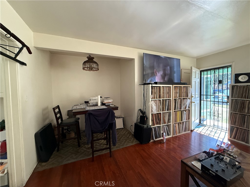 2442 Sherbrook Property Photo 28