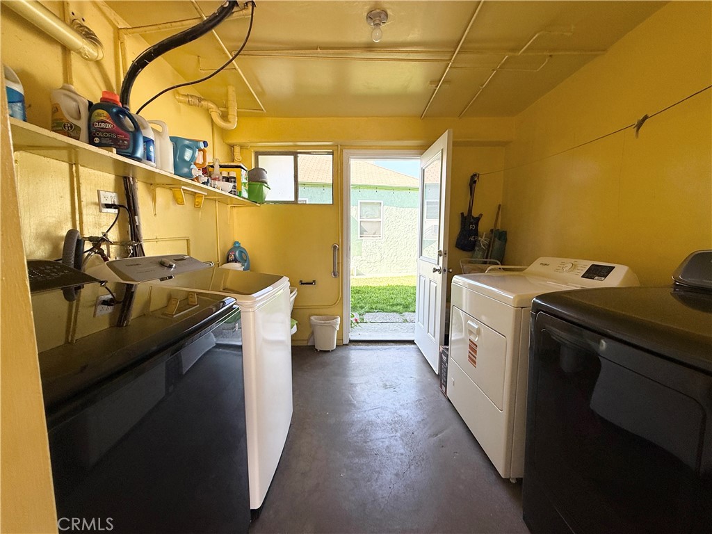 2442 Sherbrook Property Photo 33