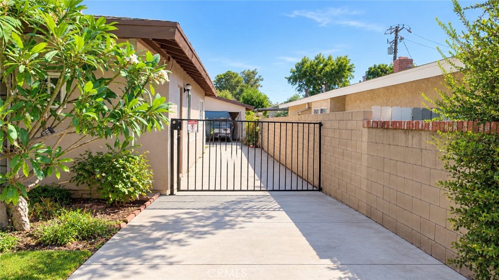 20192 E Santiago Canyon Property Photo 4