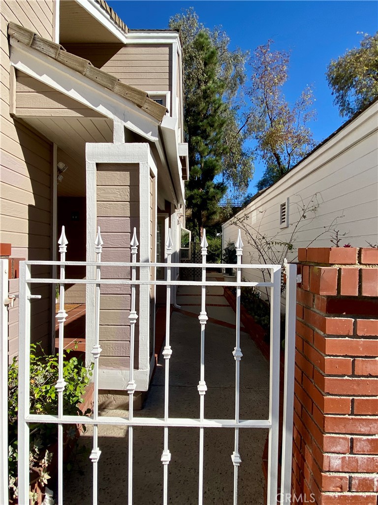 28303 Alava Property Photo 3