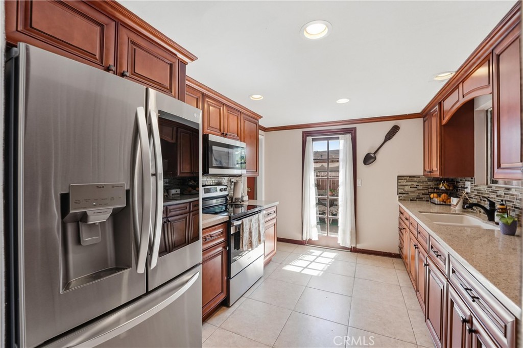 1435 Finegrove Property Photo 19