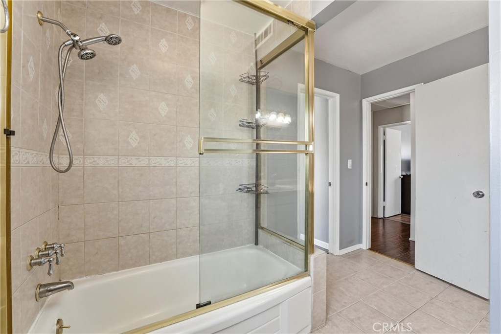 1435 Finegrove Property Photo 36