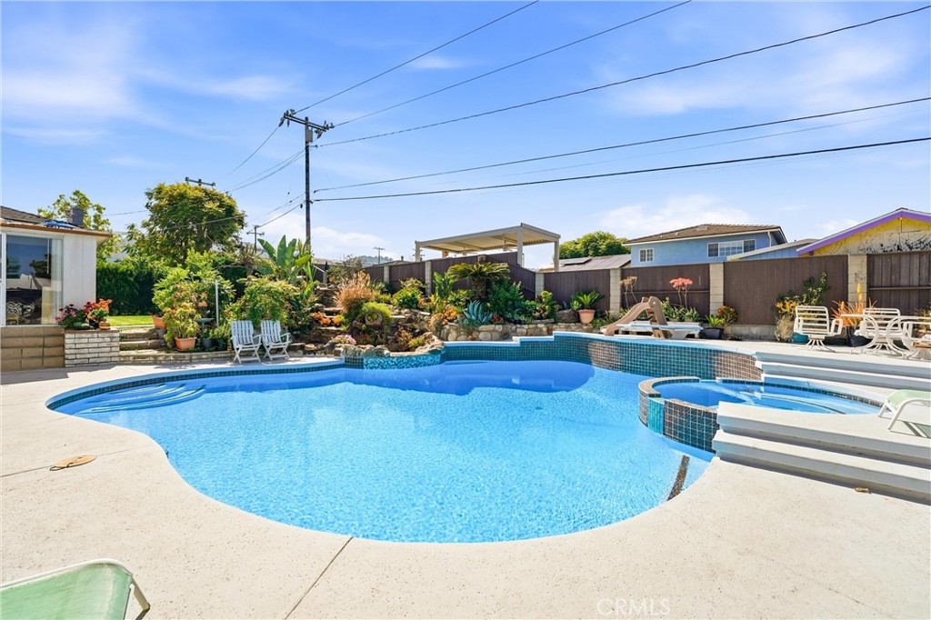 1435 Finegrove Property Photo 38