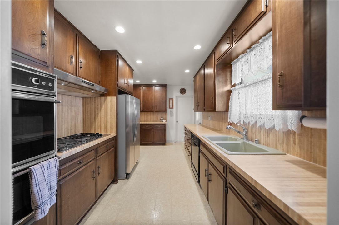 2413 Lori Lane Property Photo 5