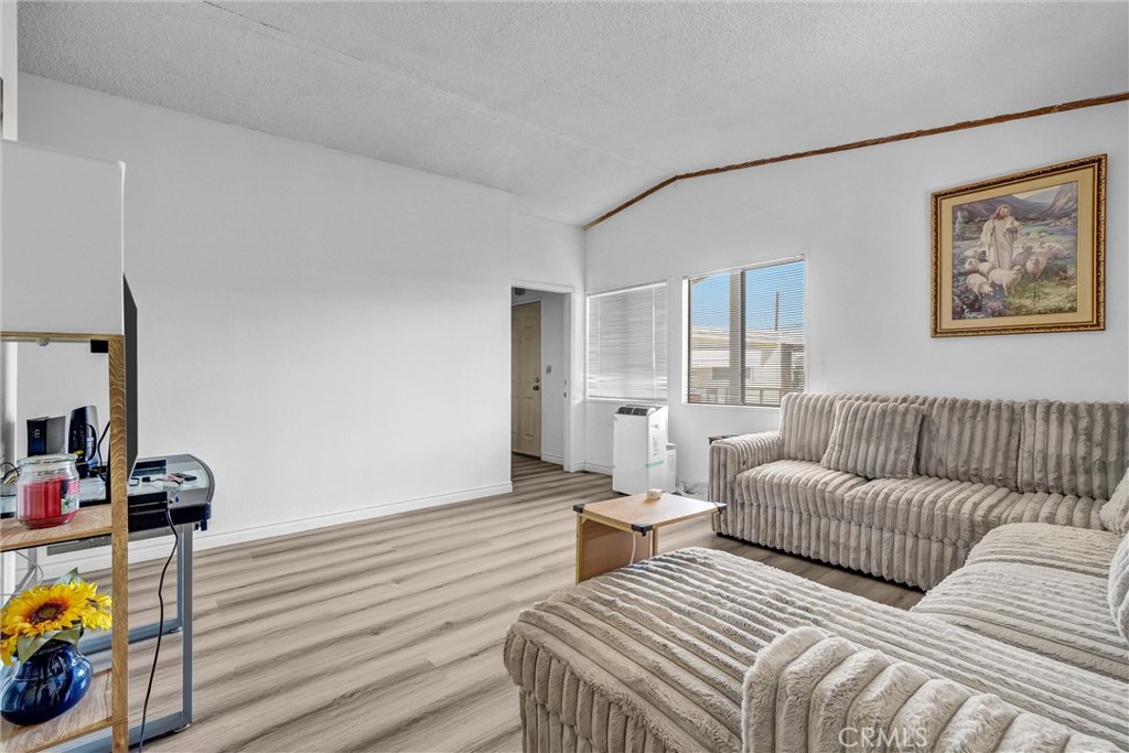 25 Elm Via Property Photo 7