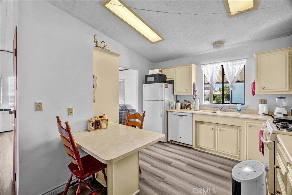 25 Elm Via Property Photo 8