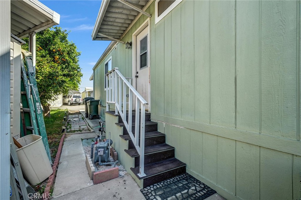 25 Elm Via Property Photo 23