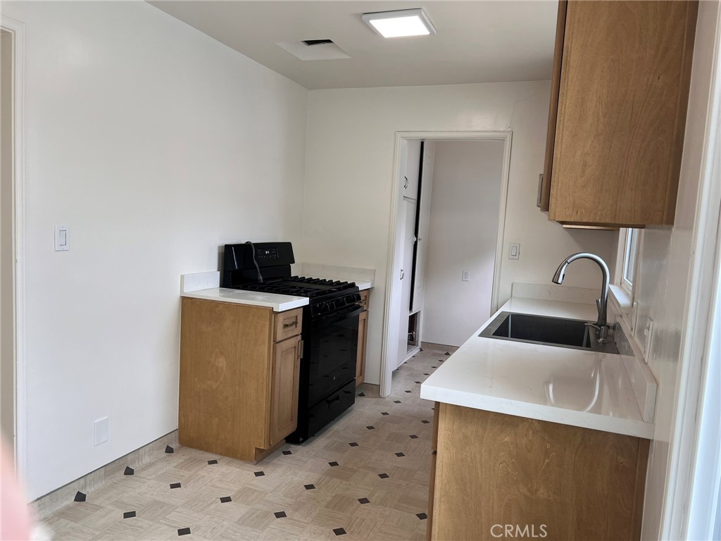 12725 La Cuarta Street Property Photo 8