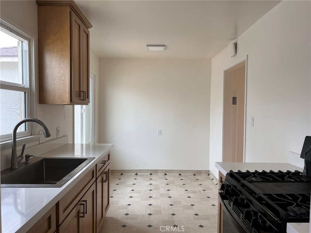 12725 La Cuarta Street Property Photo 10