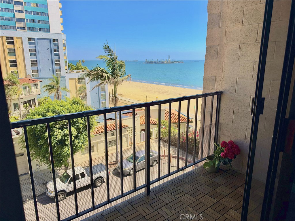 1750 E Ocean 404 Property Photo 3