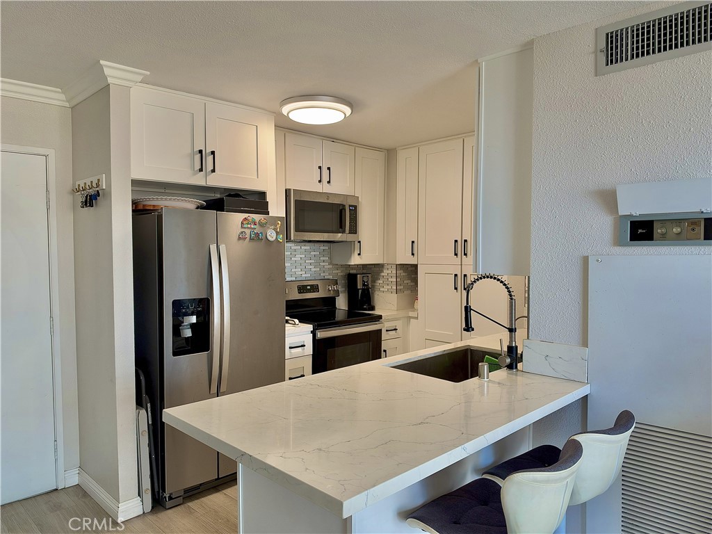 1750 E Ocean 404 Property Photo 15