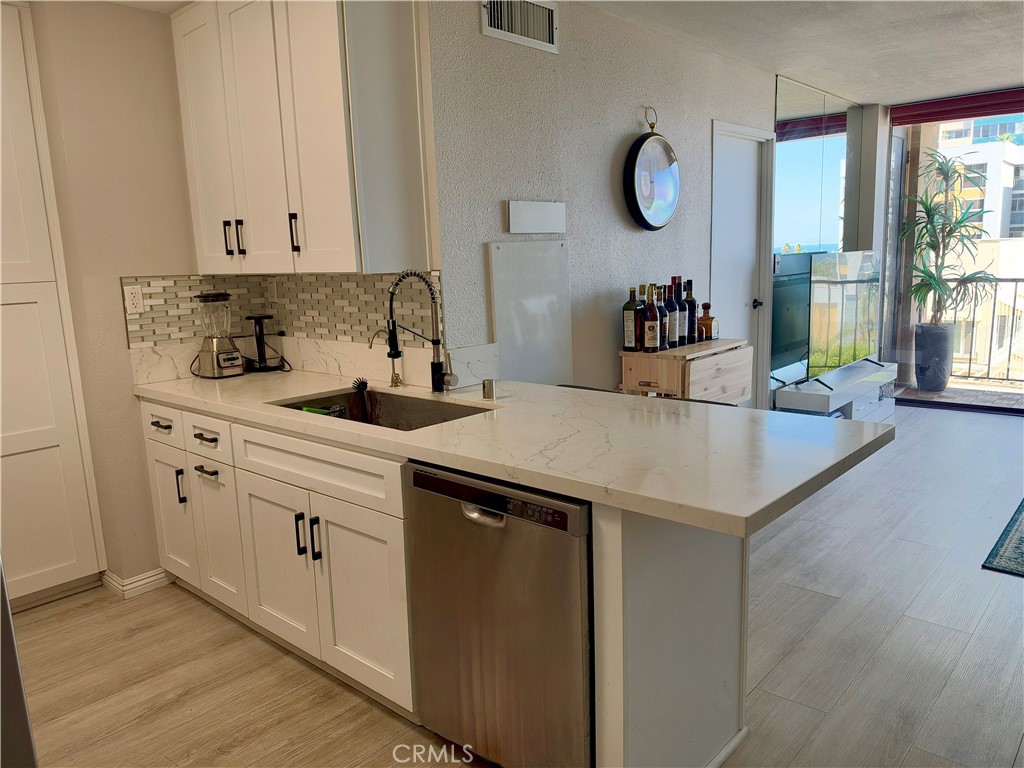 1750 E Ocean 404 Property Photo 18