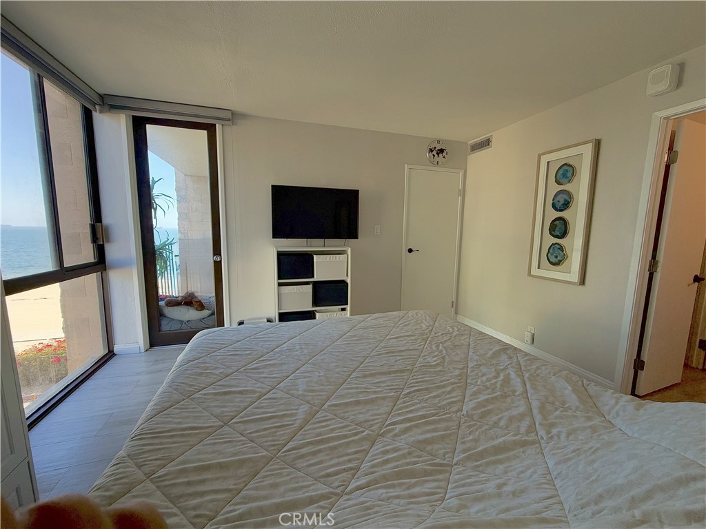 1750 E Ocean 404 Property Photo 31