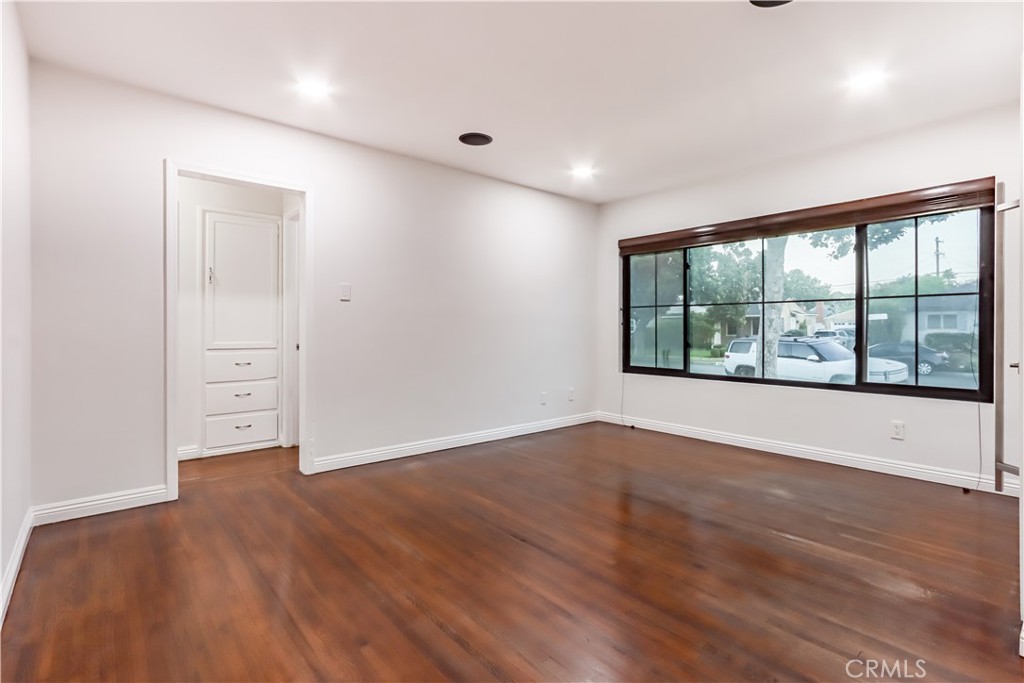 5442 E Walkerton Street Property Photo 4