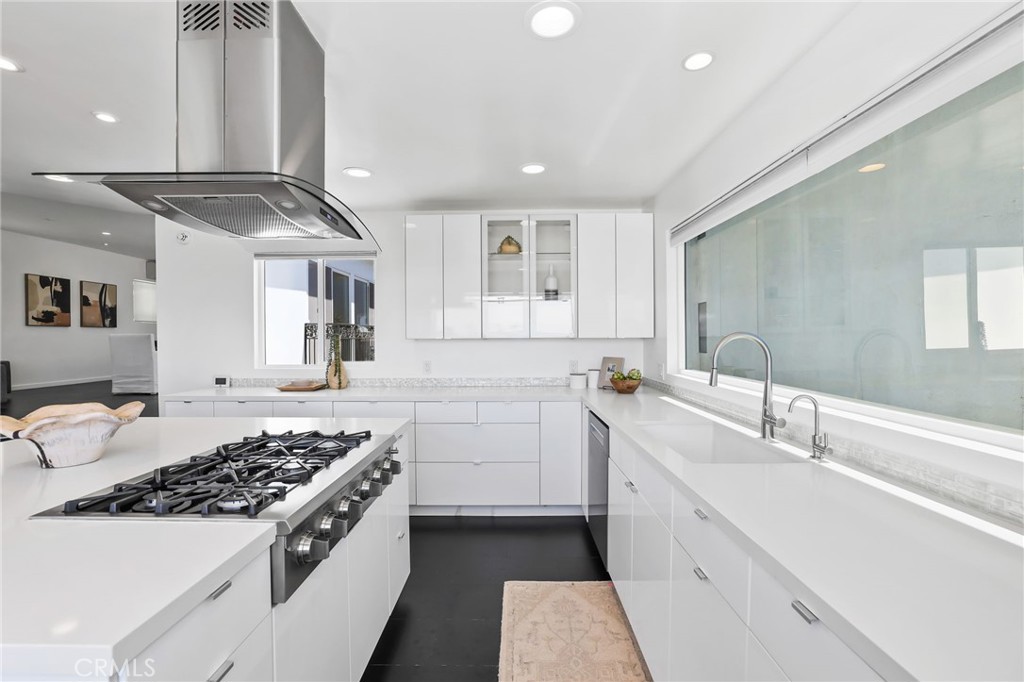 2076 Stanley Avenue Property Photo 11