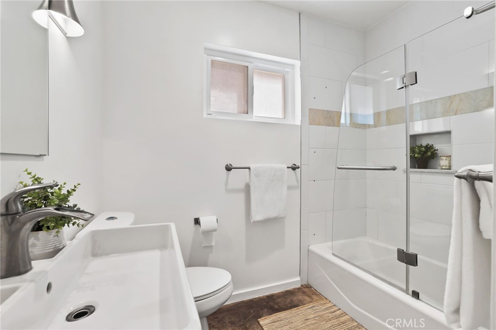 2076 Stanley Avenue Property Photo 43