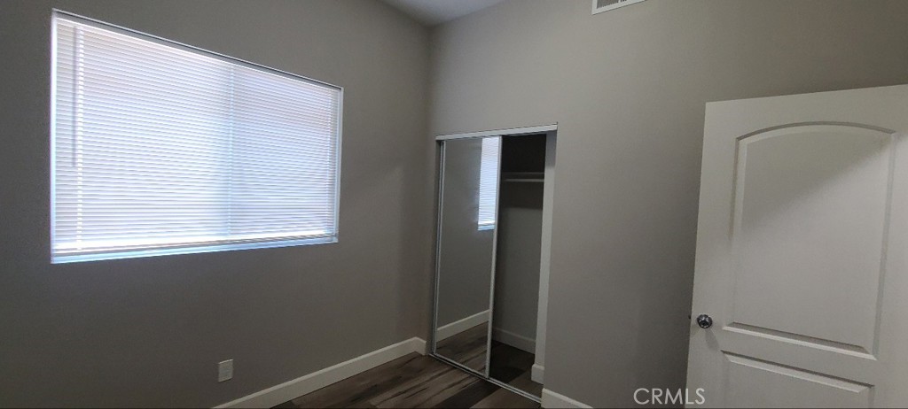 866 E 46th Property Photo 9
