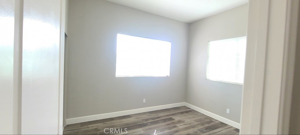 866 E 46th Property Photo 13