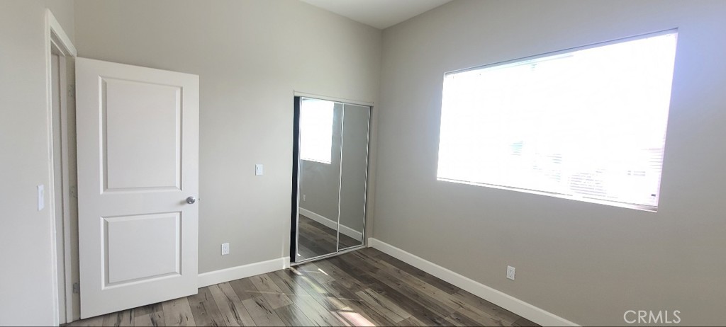 866 E 46th Property Photo 14