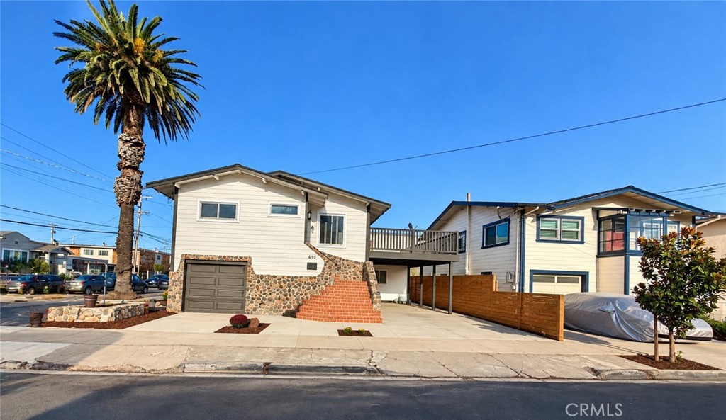 698 Masson Property Photo 3