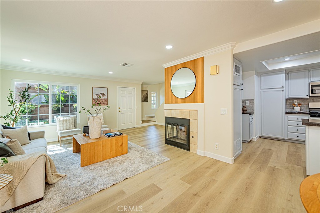 14682 Moon Crest Lane B Property Photo 4