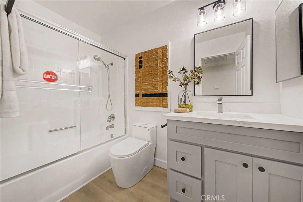 14682 Moon Crest Lane B Property Photo 13