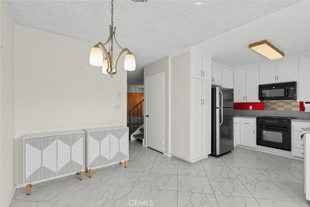 7043 Fulton Way Property Photo 11