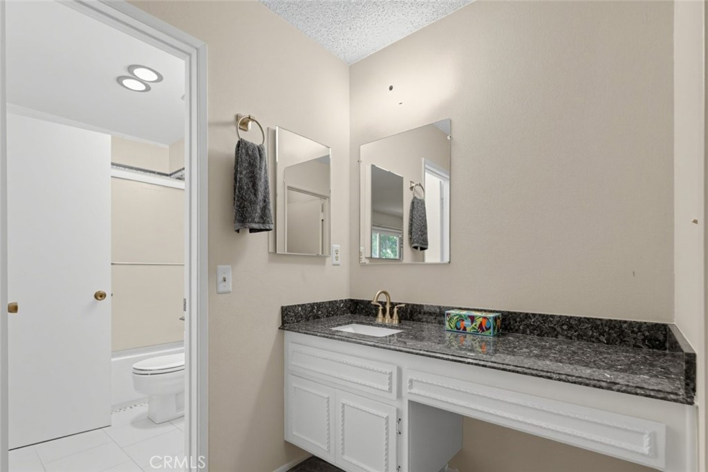 7043 Fulton Way Property Photo 21
