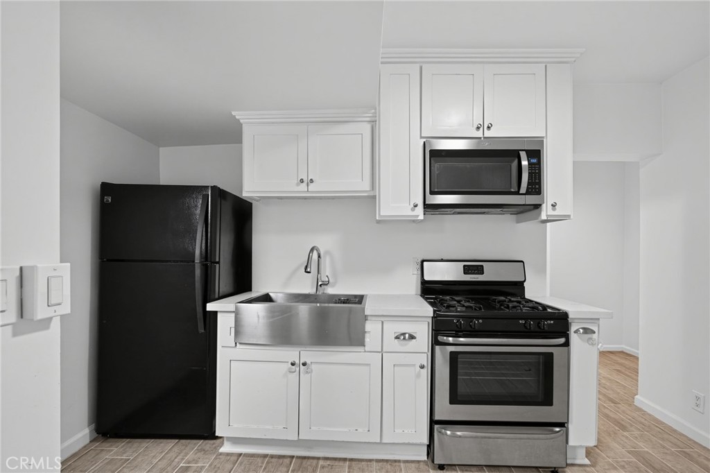 464 1/4 Camulos Street Property Photo 1