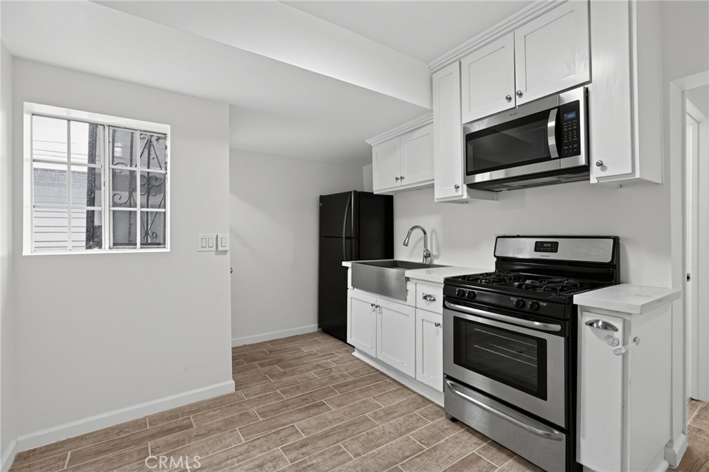 464 1/4 Camulos Street Property Photo 3