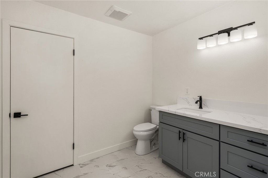 1919 Sherry Lane 46 Property Photo 11