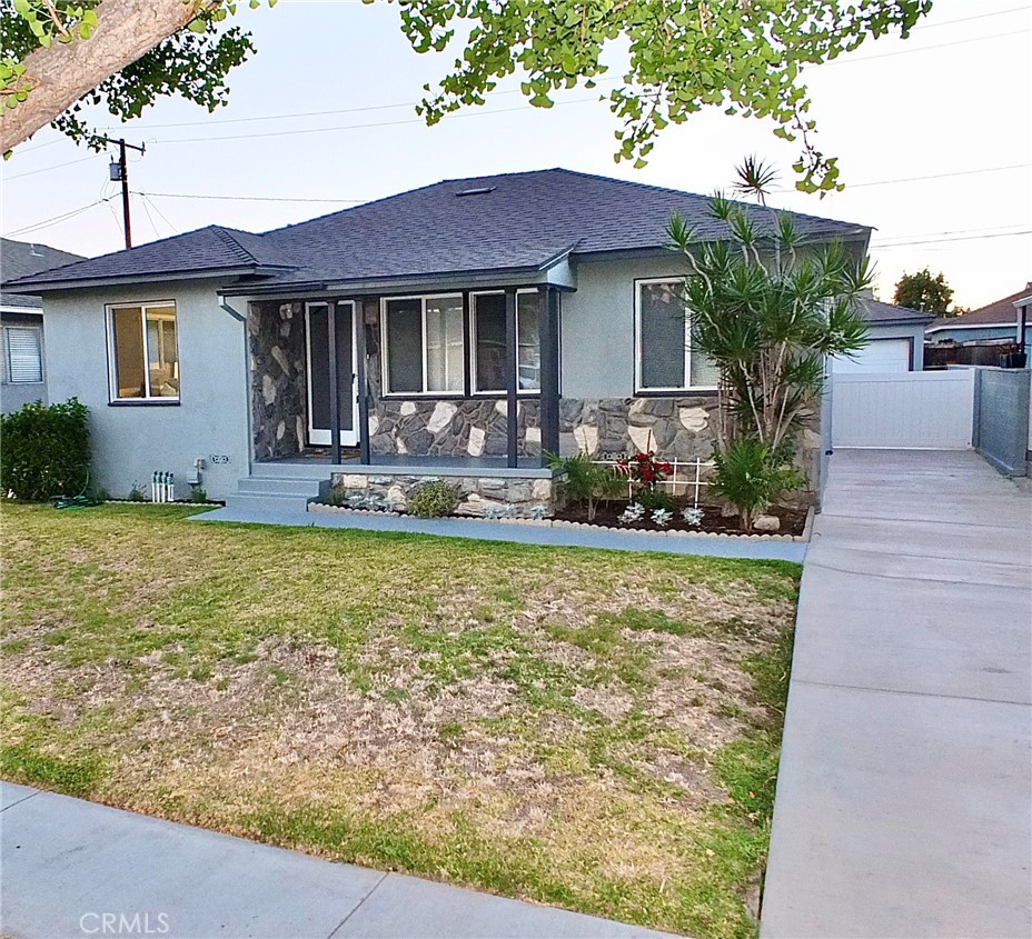 4813 Ocana Property Photo 1