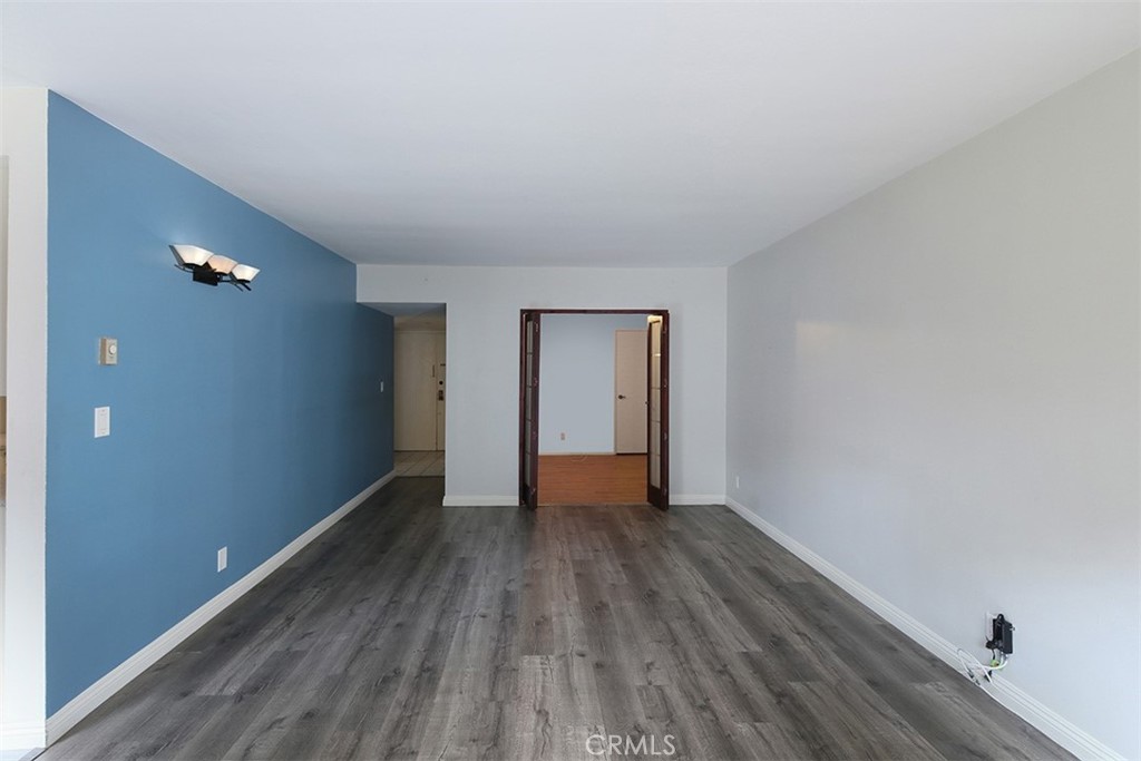 5950 Buckingham 410 Property Photo 5