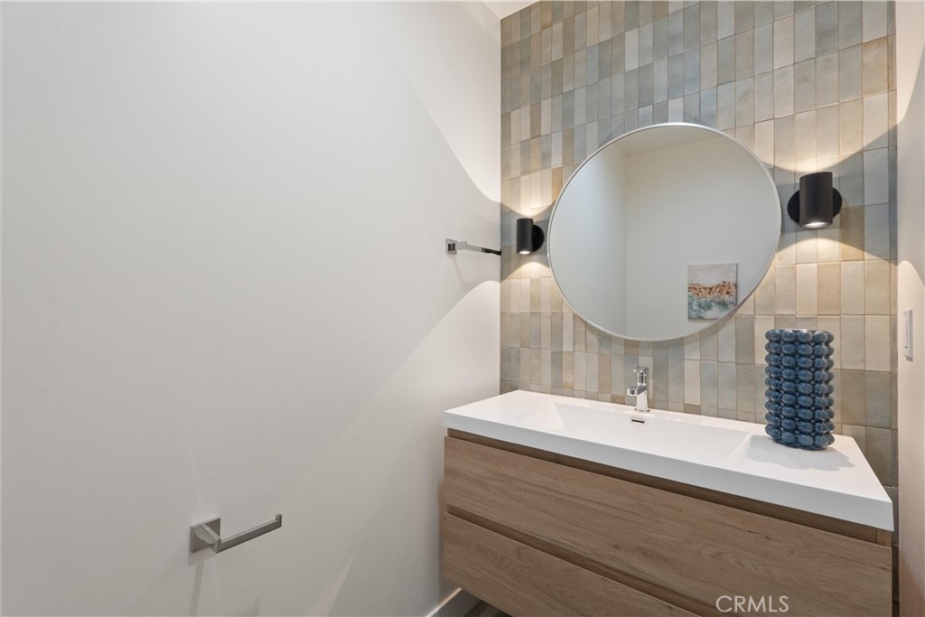 341 Douglas Street Property Photo 19