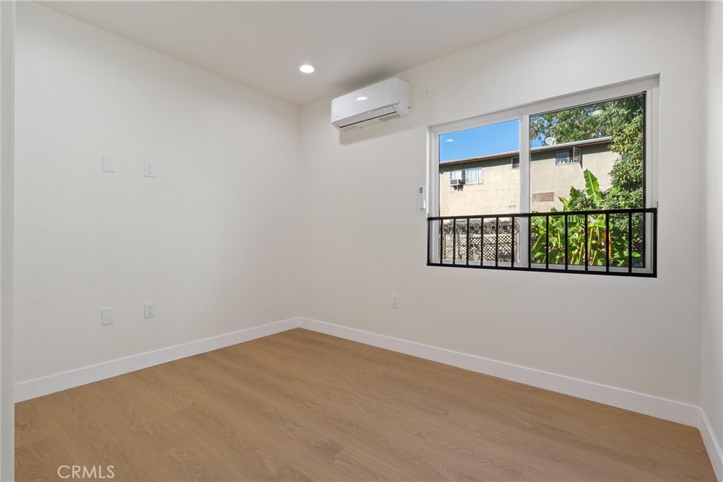 341 Douglas Street Property Photo 23