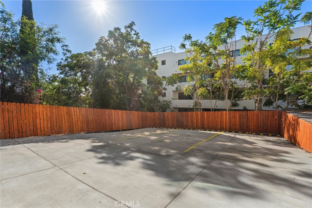 341 Douglas Street Property Photo 30