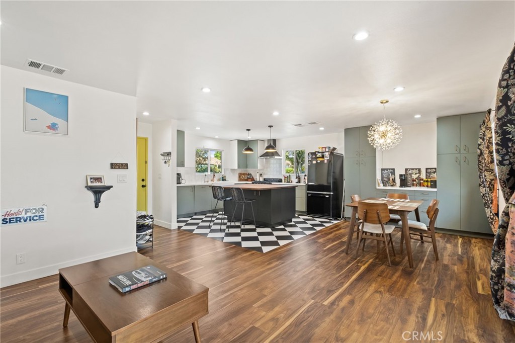 368 Vine Property Photo 2